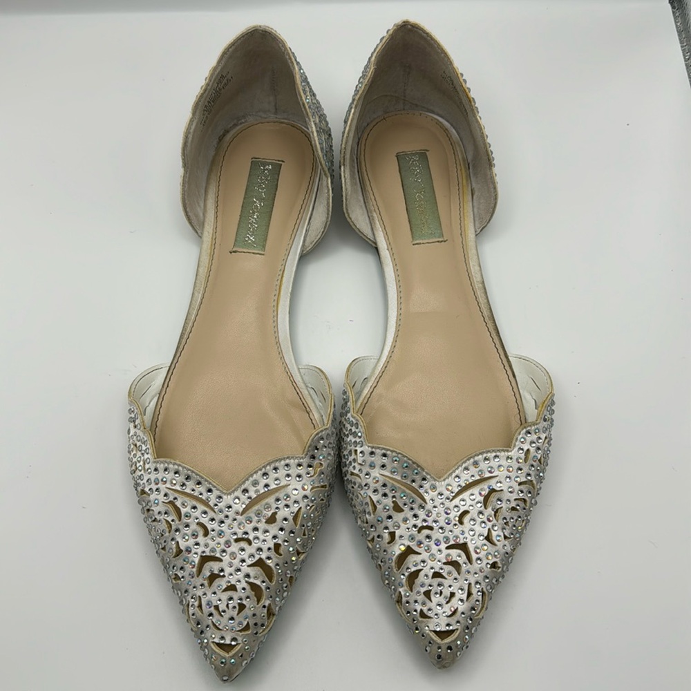 Betsey Johnson Formal Lucy Size 10 Slip On Flats White Beaded Pointed Toe